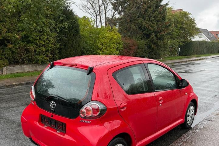 Grøn Toyota Aygo fra 2012
