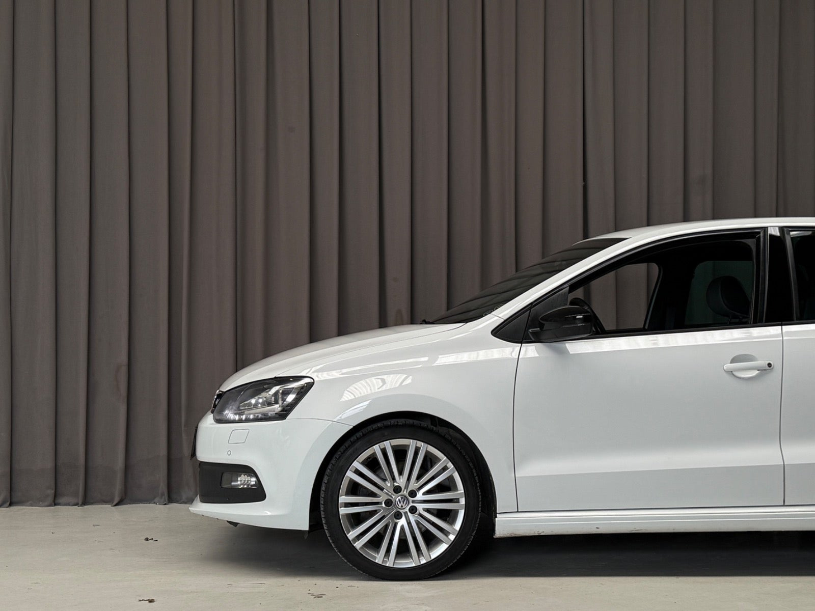 Hvid VW Polo fra 2017