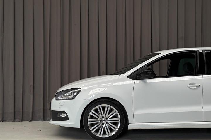 Hvid VW Polo fra 2017