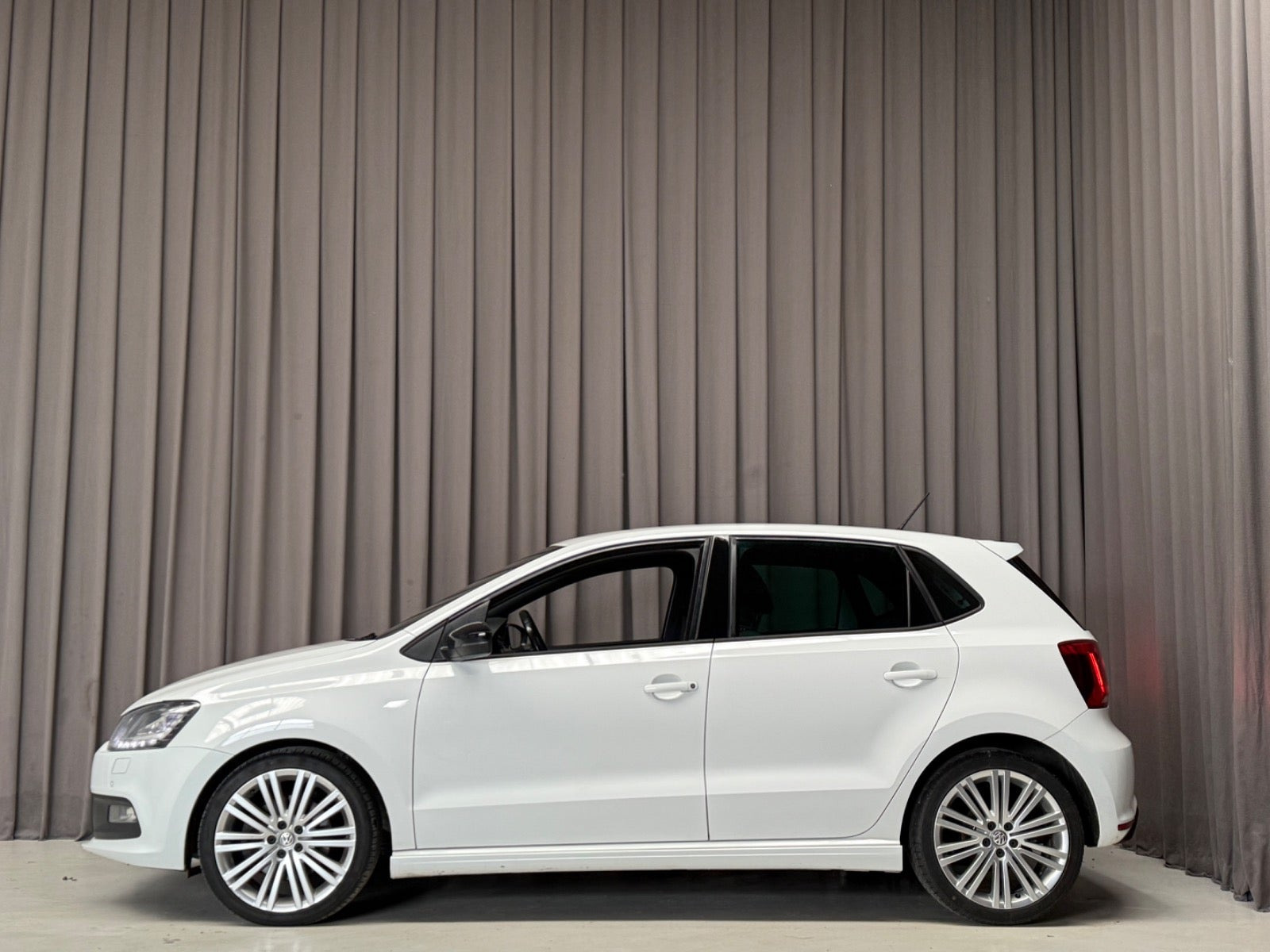 Hvid VW Polo fra 2017