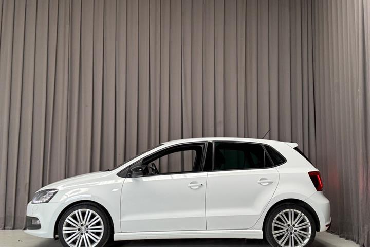 Hvid VW Polo fra 2017