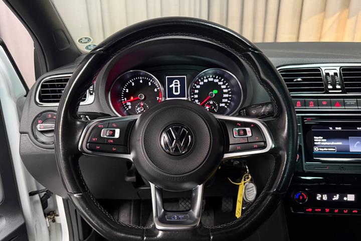 Hvid VW Polo fra 2017
