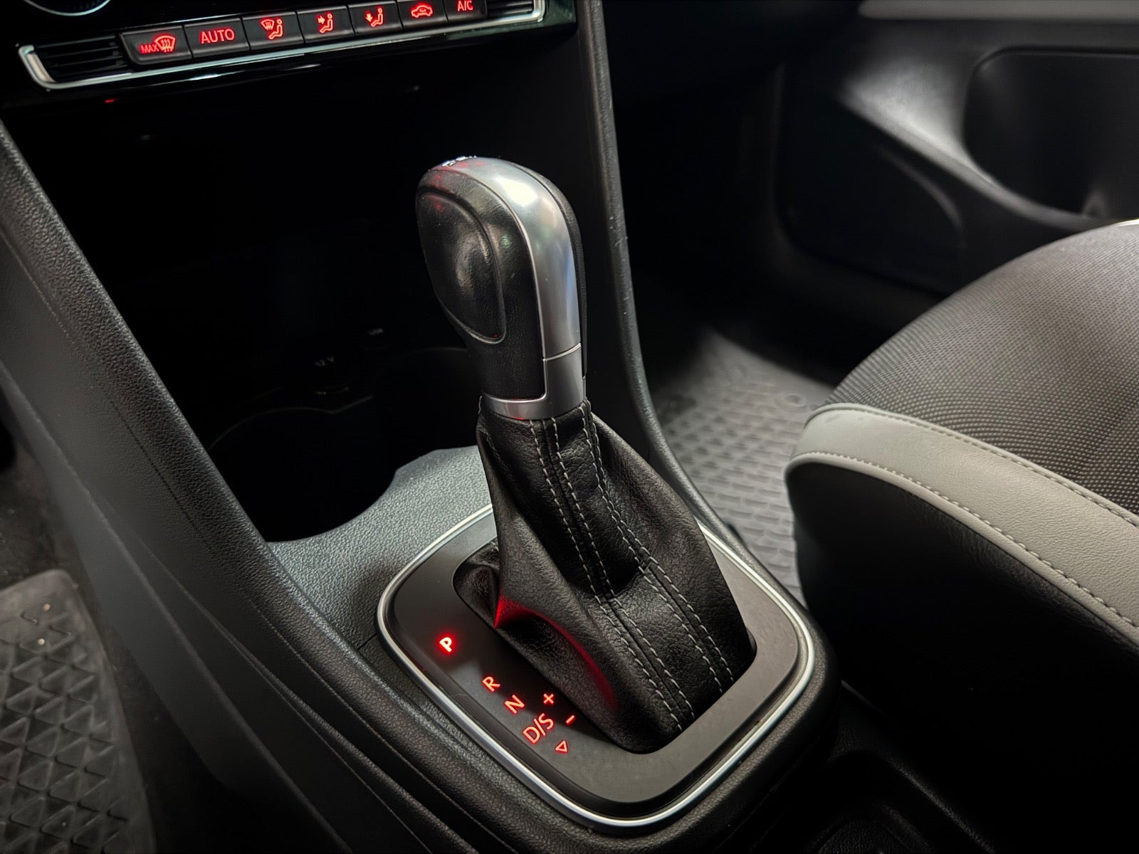 Hvid VW Polo fra 2017
