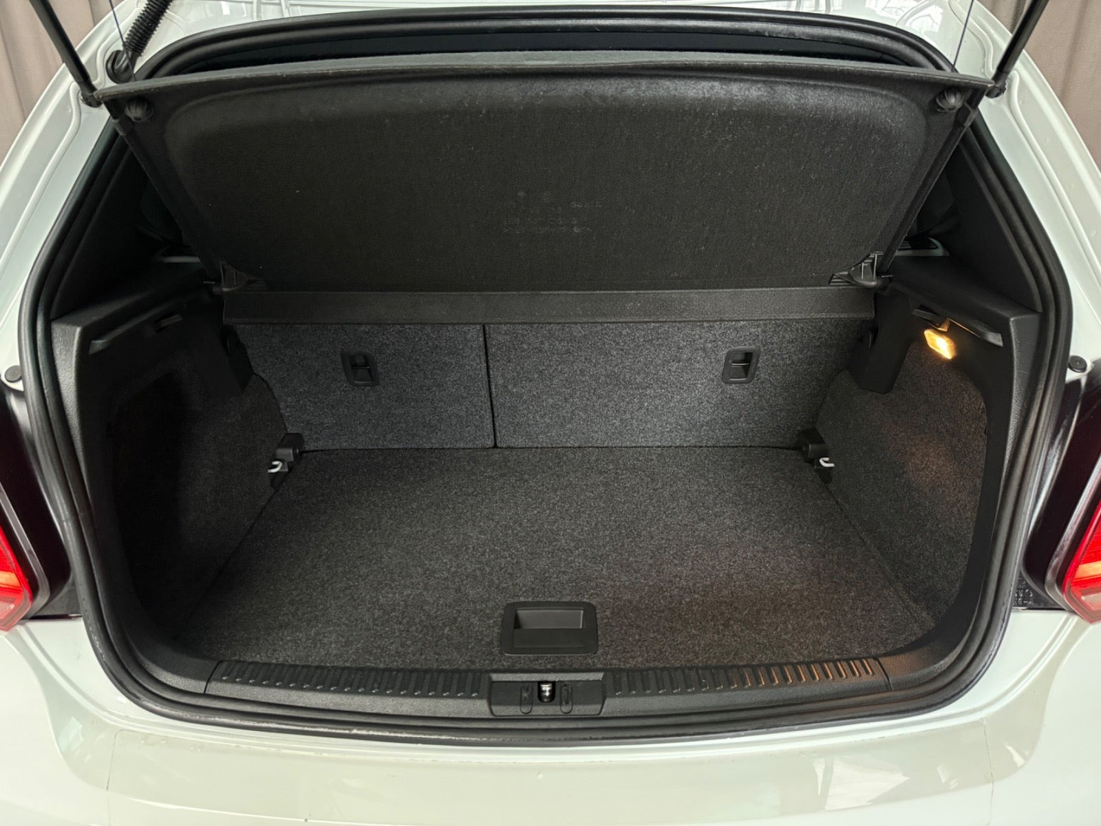 Hvid VW Polo fra 2017