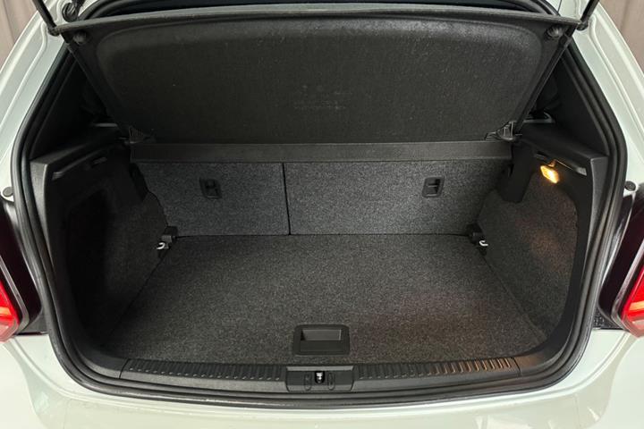 Hvid VW Polo fra 2017