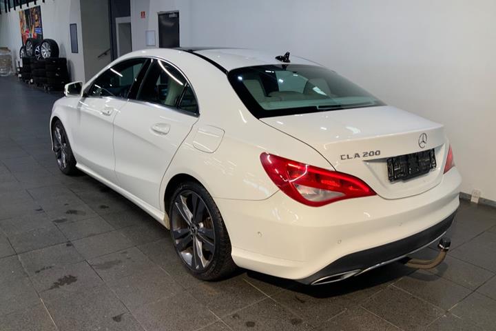 Grå Mercedes CLA200 fra 2017