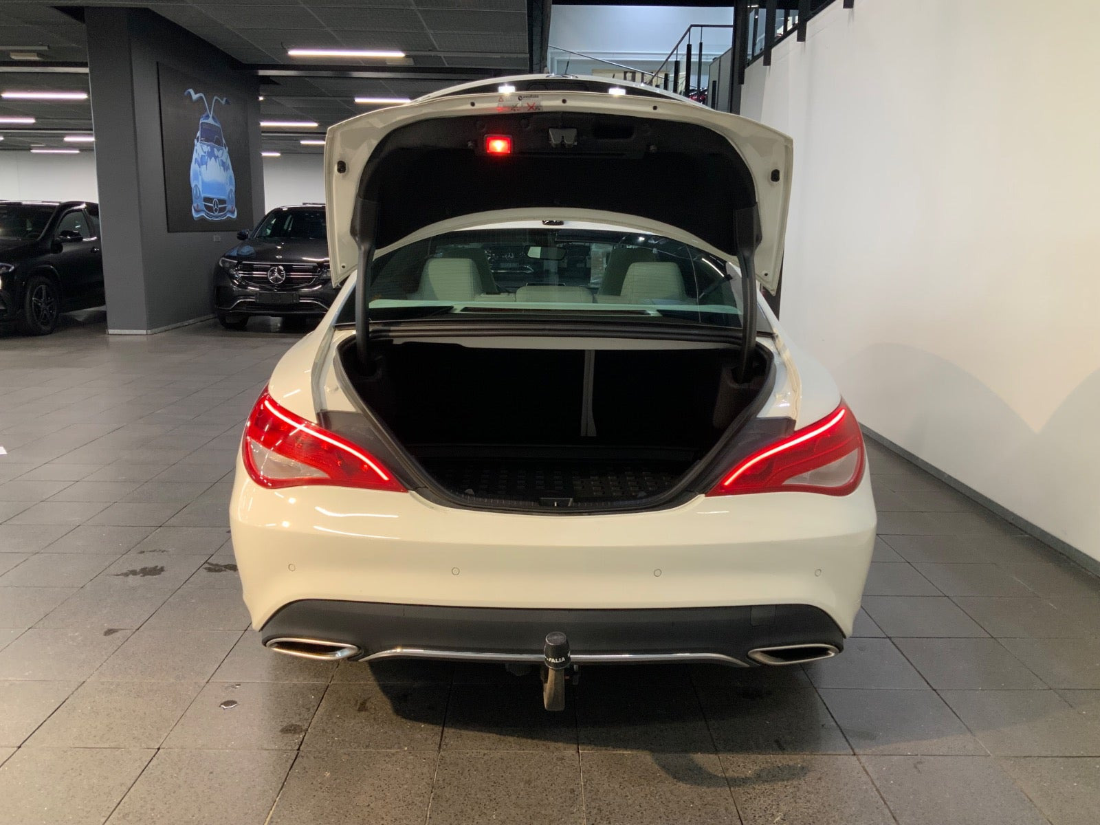 Grå Mercedes CLA200 fra 2017