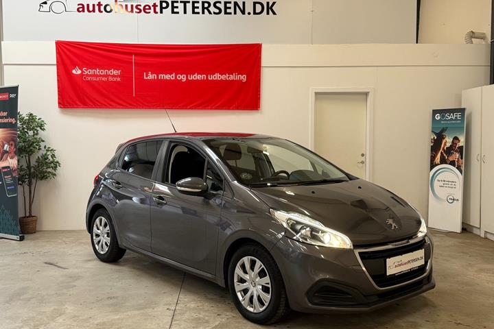 Sort Peugeot 208 fra 2018