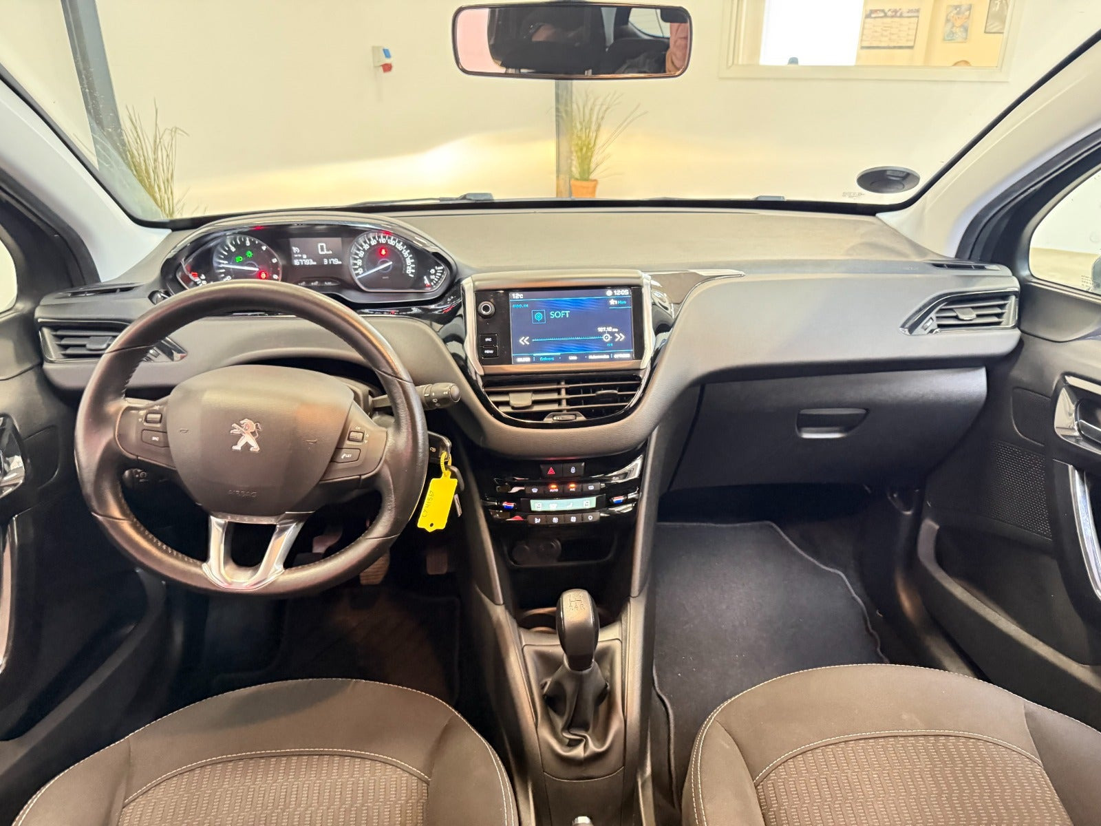 Sort Peugeot 208 fra 2018