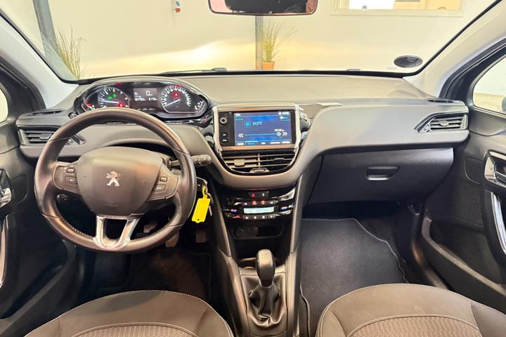Sort Peugeot 208 fra 2018