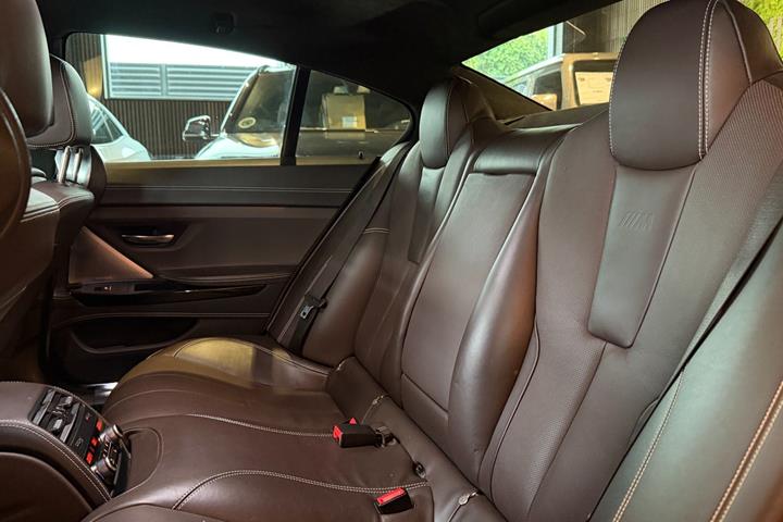 Sort BMW M6 fra 2014