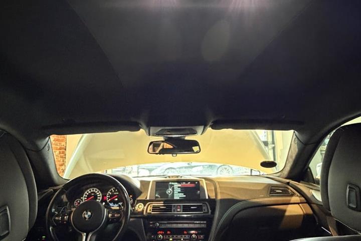 Sort BMW M6 fra 2014