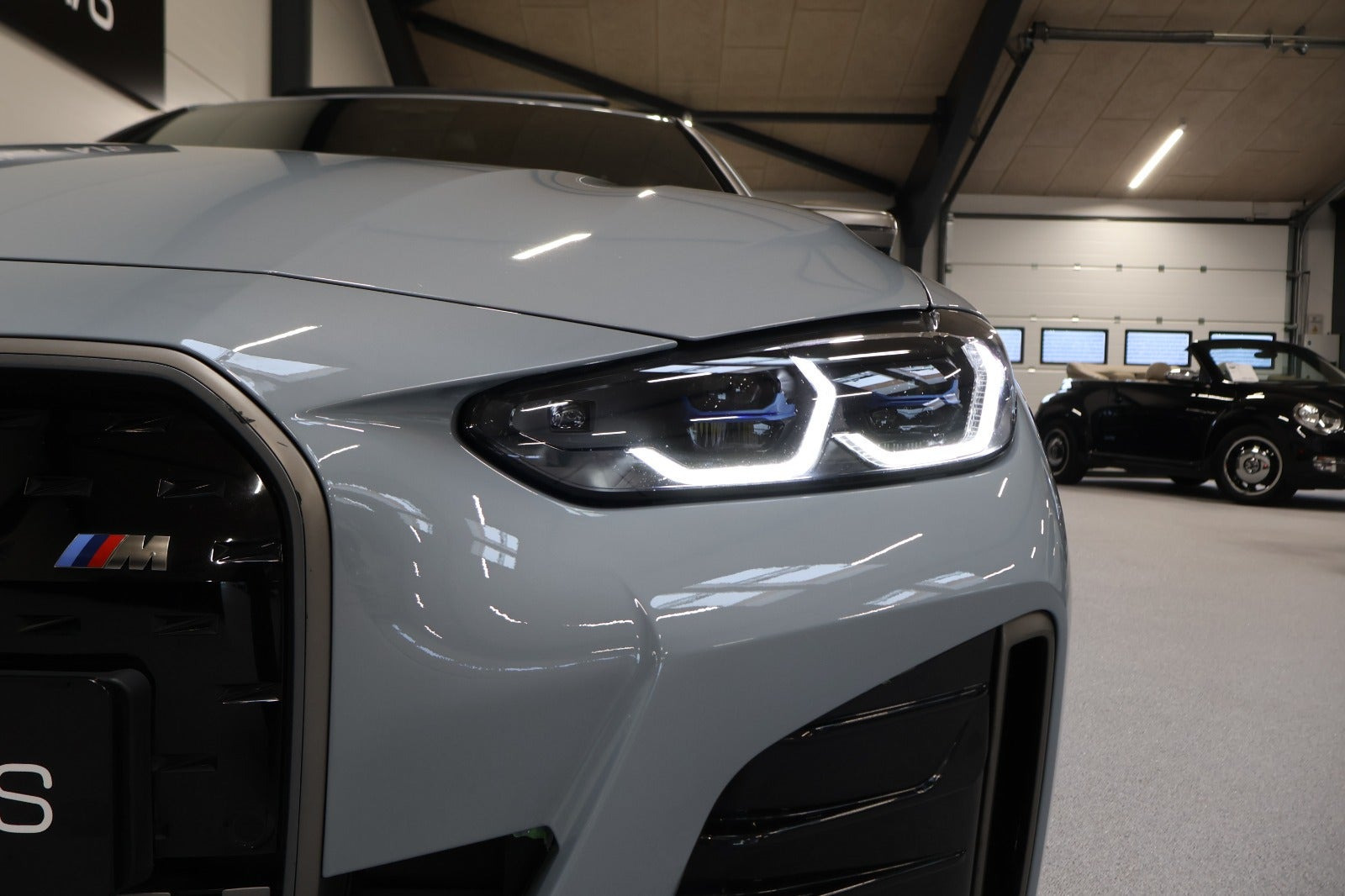 Grå BMW i4 fra 2023