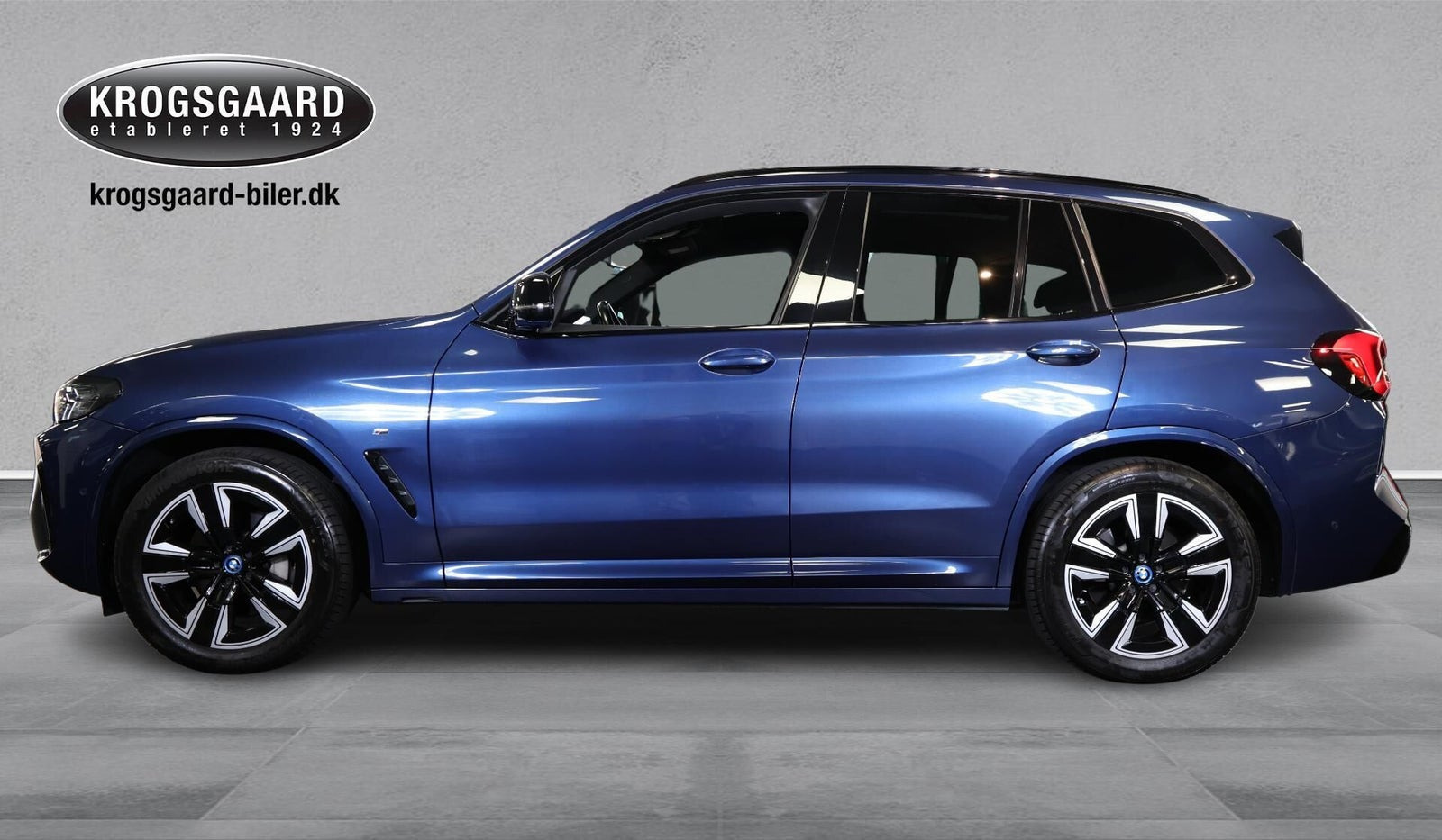 Blå BMW iX3 fra 2023