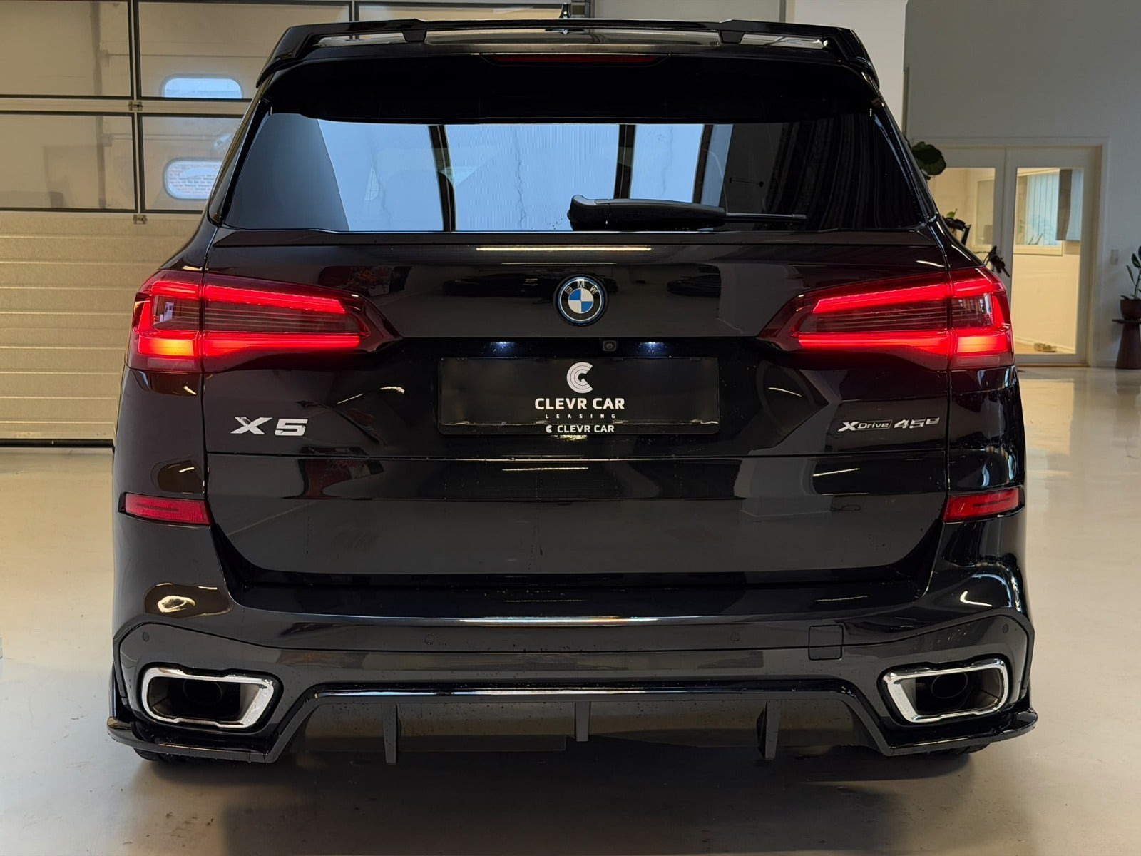 Sort BMW X5 fra 2023