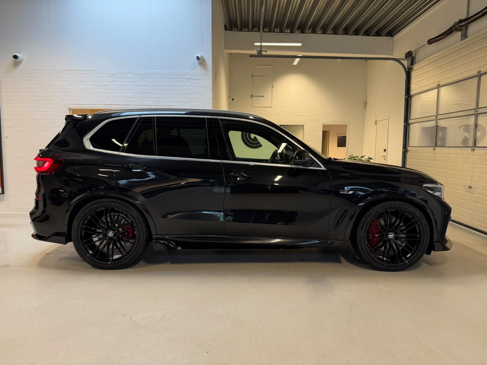 Sort BMW X5 fra 2023