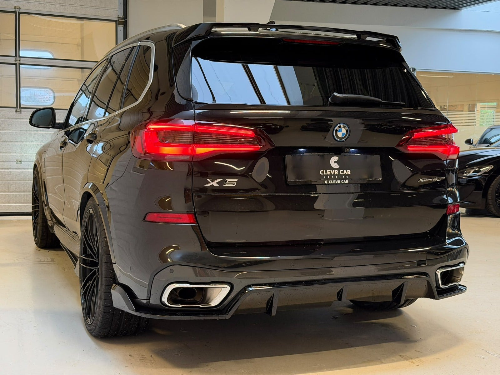 Sort BMW X5 fra 2023