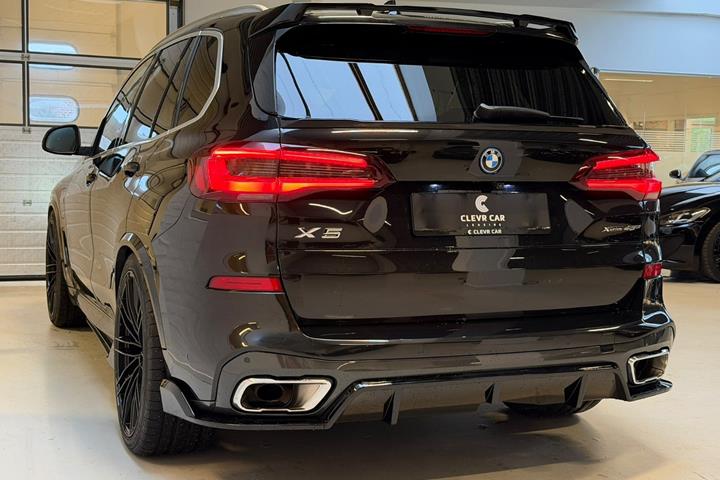 Sort BMW X5 fra 2023