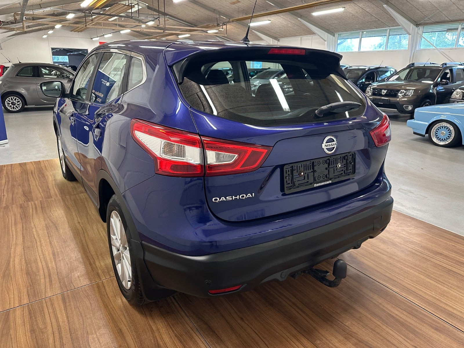 Blå Nissan Qashqai fra 2017