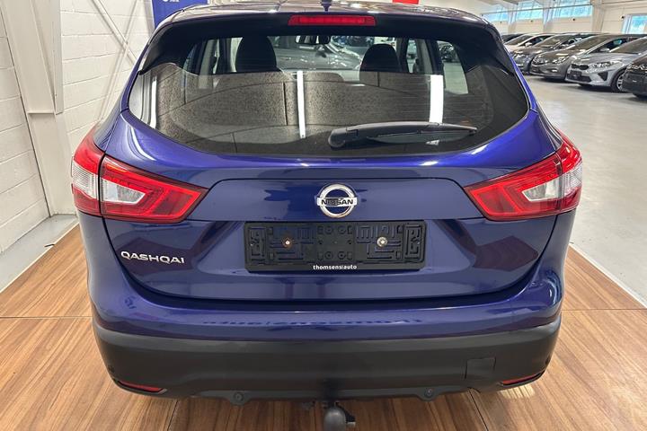 Blå Nissan Qashqai fra 2017