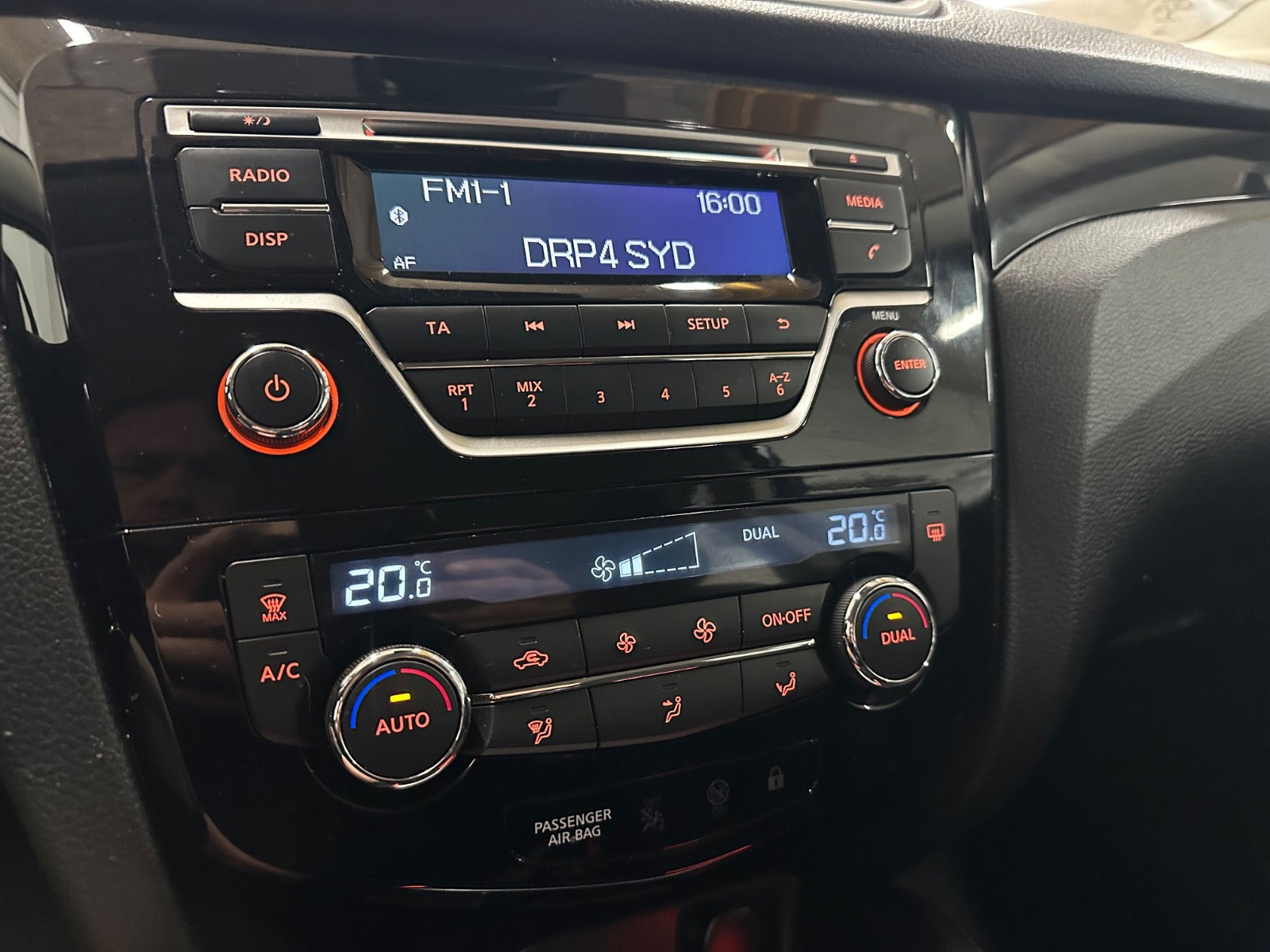 Blå Nissan Qashqai fra 2017
