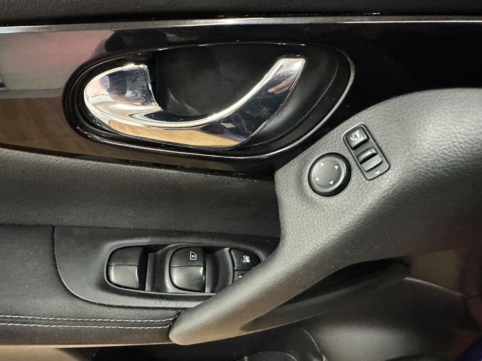 Blå Nissan Qashqai fra 2017