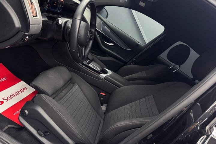 Sort Mercedes EQC400 fra 2023