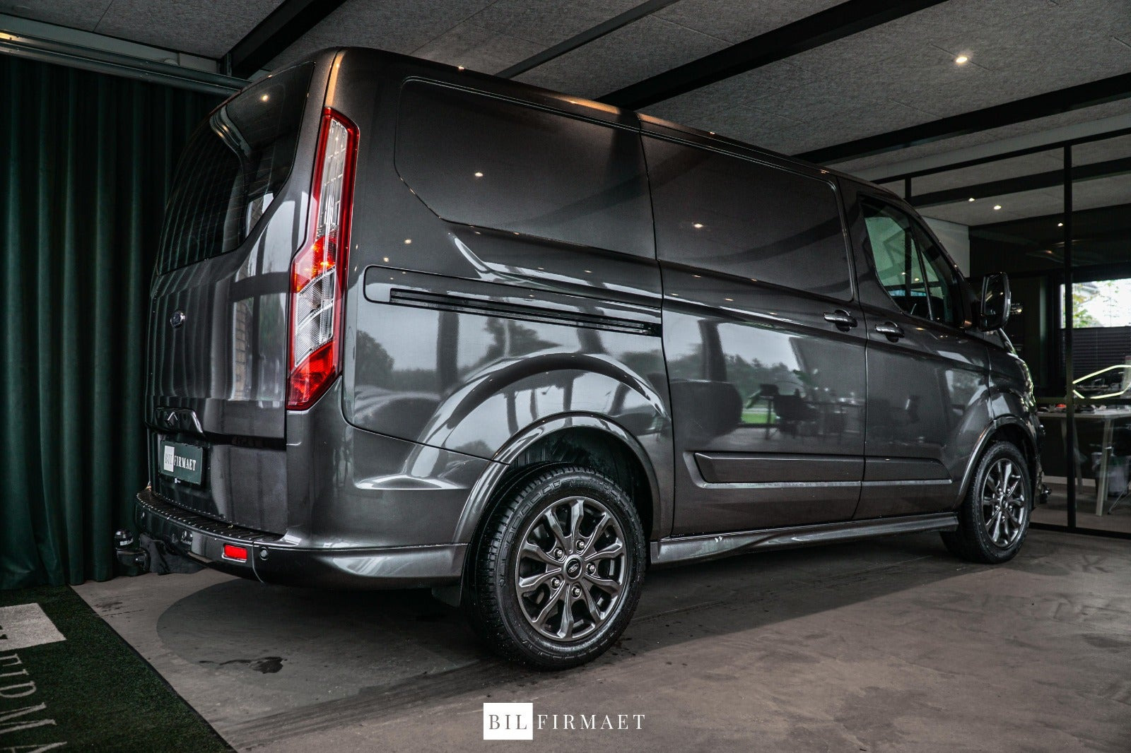 Grå Ford Transit Custom 310 L1 fra 2020