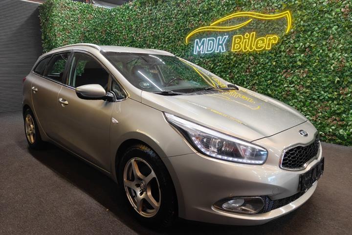undefined Kia Ceed fra 2014 set udefra