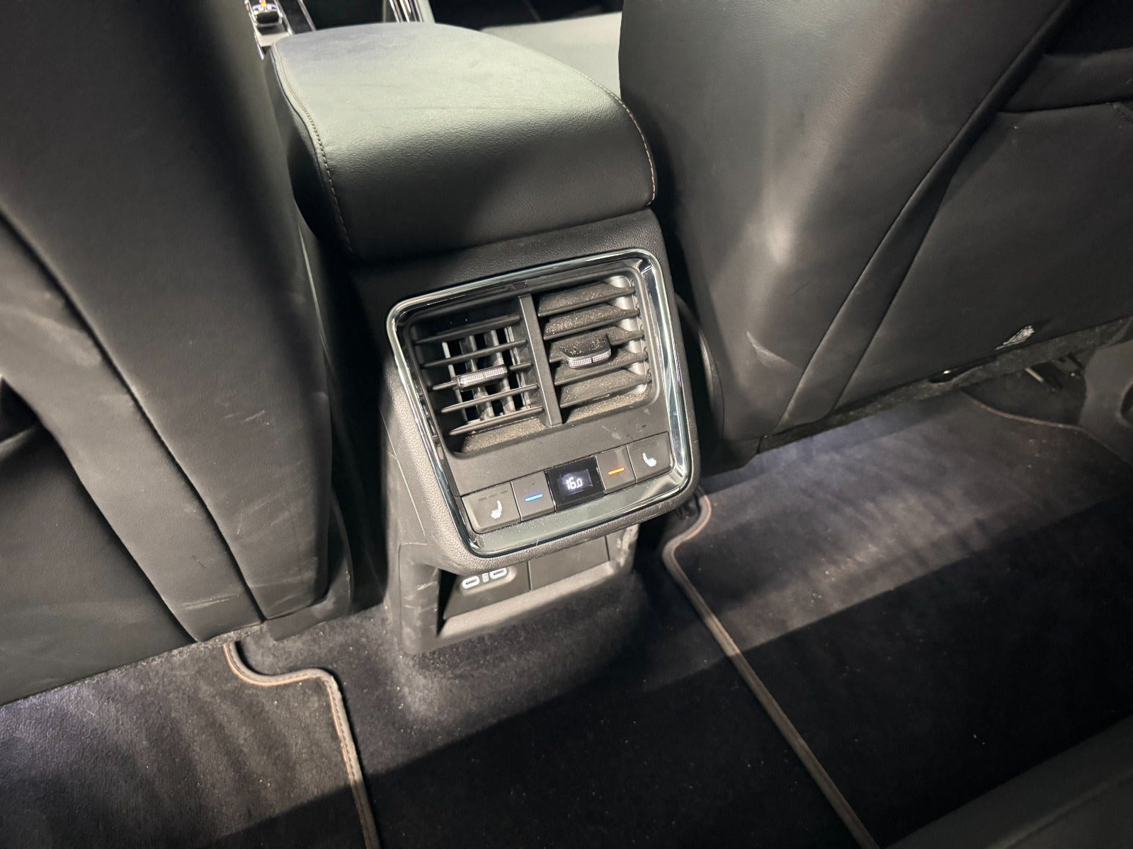 Sølv Skoda Enyaq fra 2021
