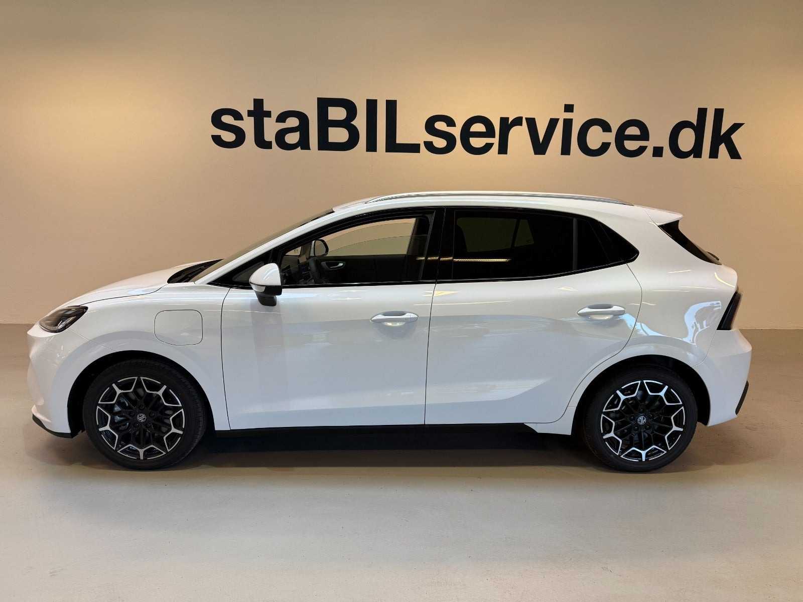 Rød MG MG4 Urban fra 2026
