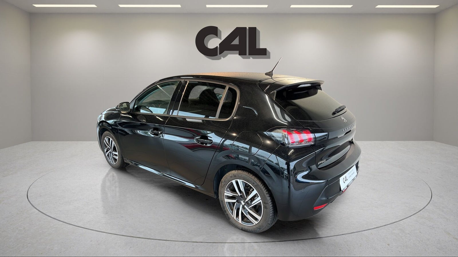 Sort Peugeot 208 fra 2023