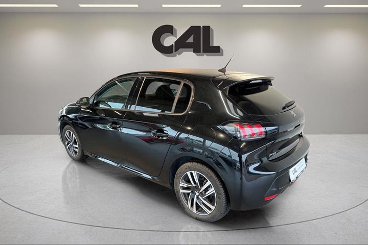 Sort Peugeot 208 fra 2023
