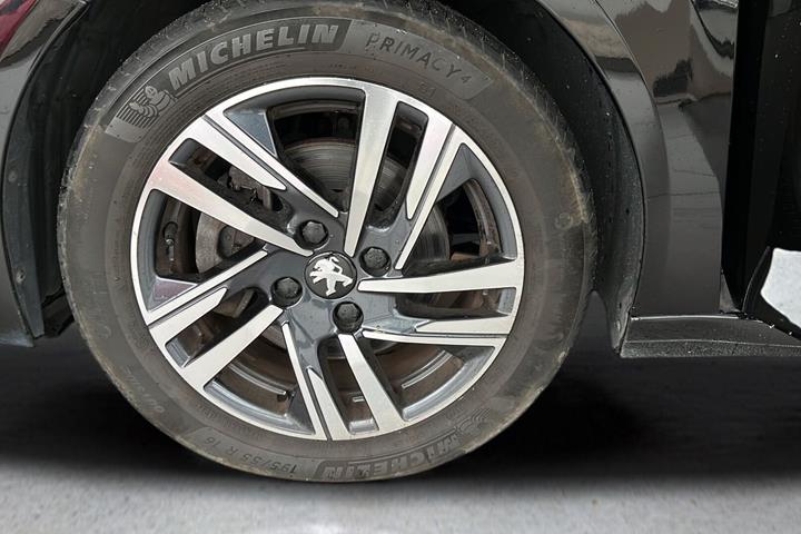 Sort Peugeot 208 fra 2023
