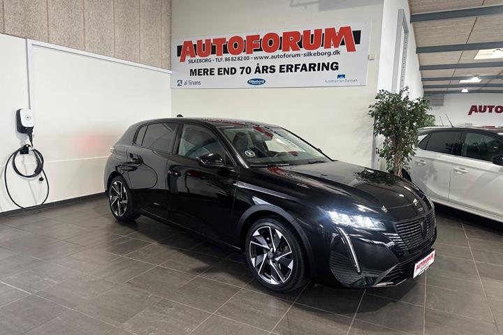 Sort Peugeot 308 fra 2024 set udefra