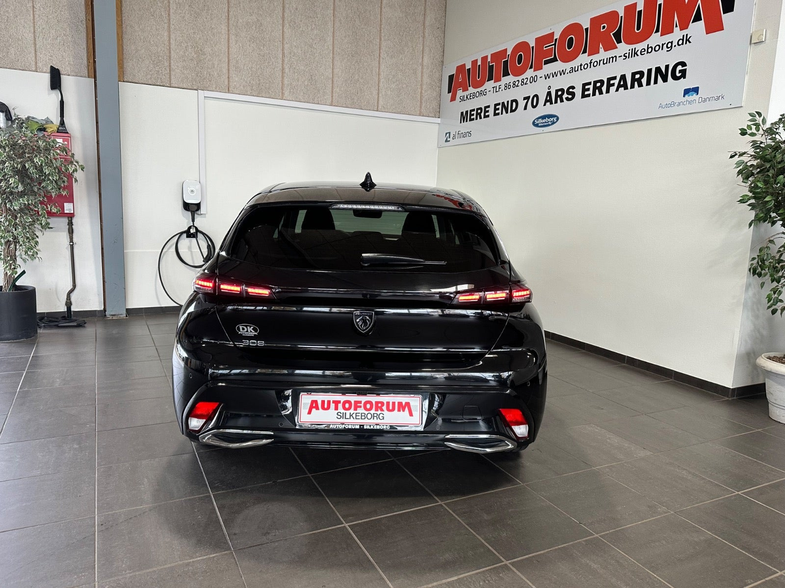 Sort Peugeot 308 fra 2024