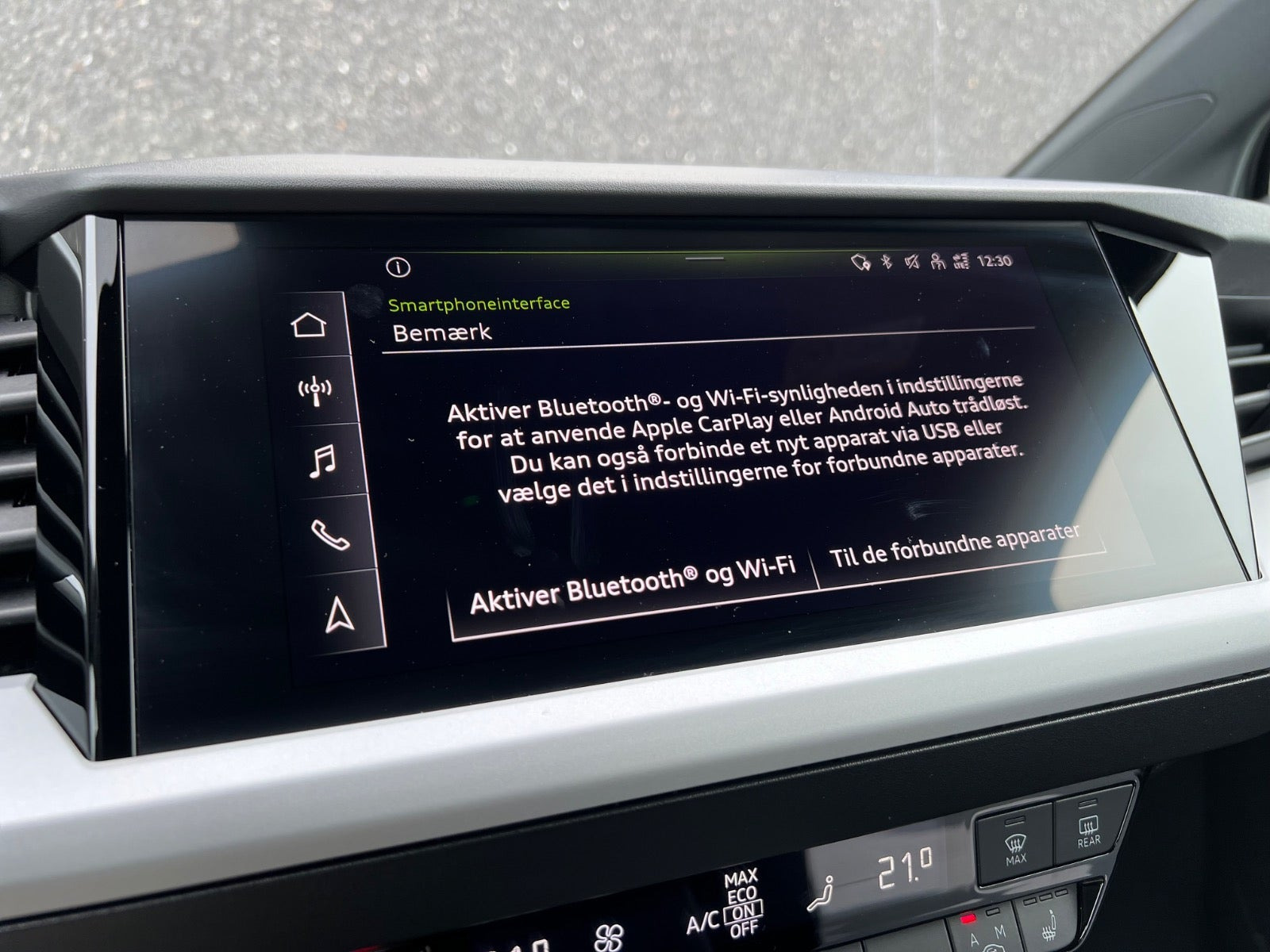 Grå Audi Q4 e-tron fra 2023