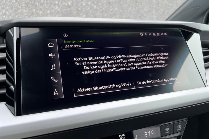 Grå Audi Q4 e-tron fra 2023