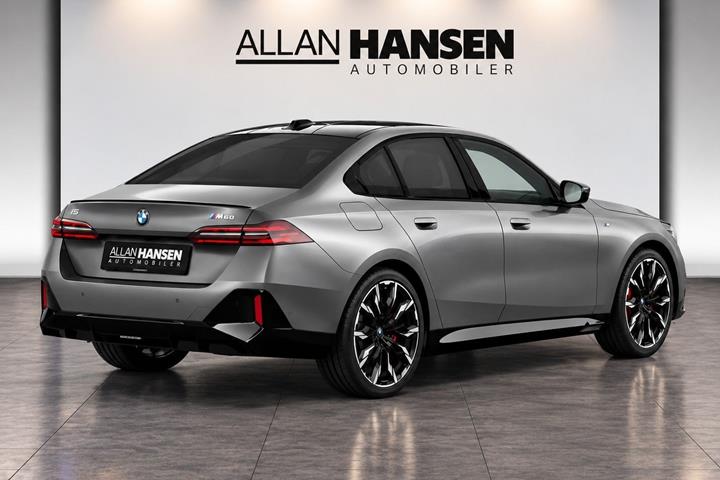 Grå BMW i5 fra 2024