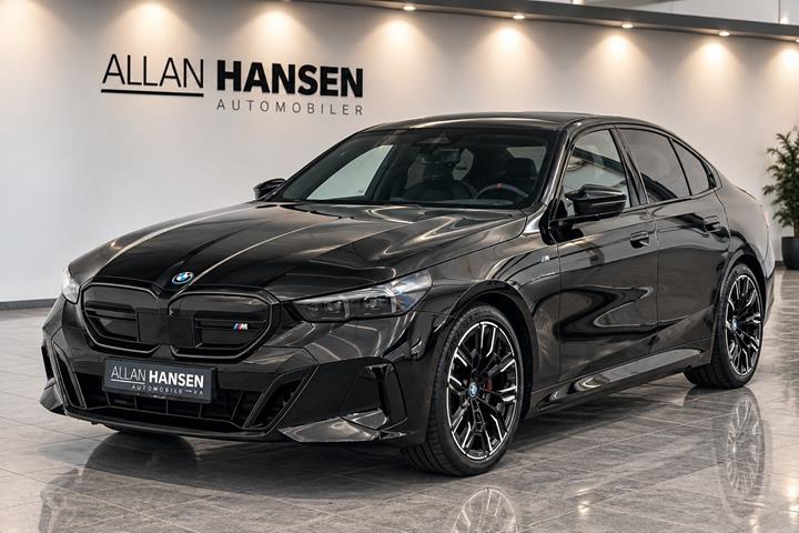 Sort BMW i5 fra 2024