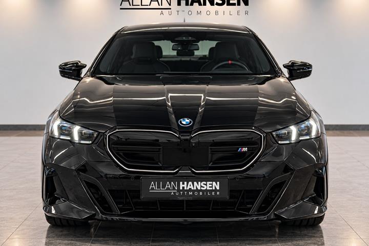 Sort BMW i5 fra 2024