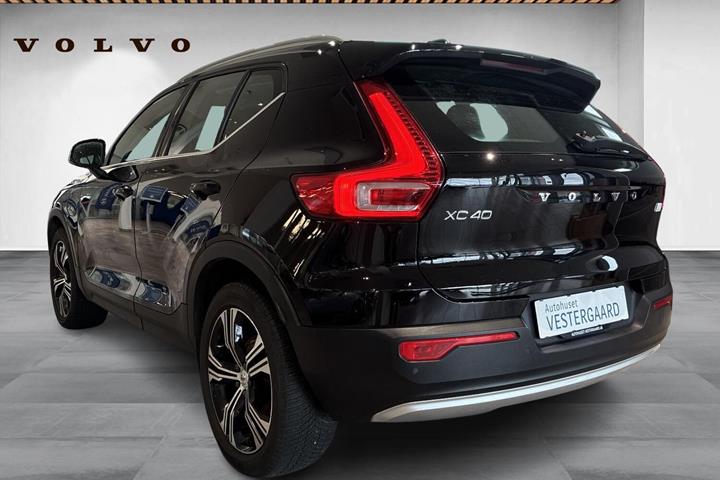 Sort Volvo XC40 fra 2021