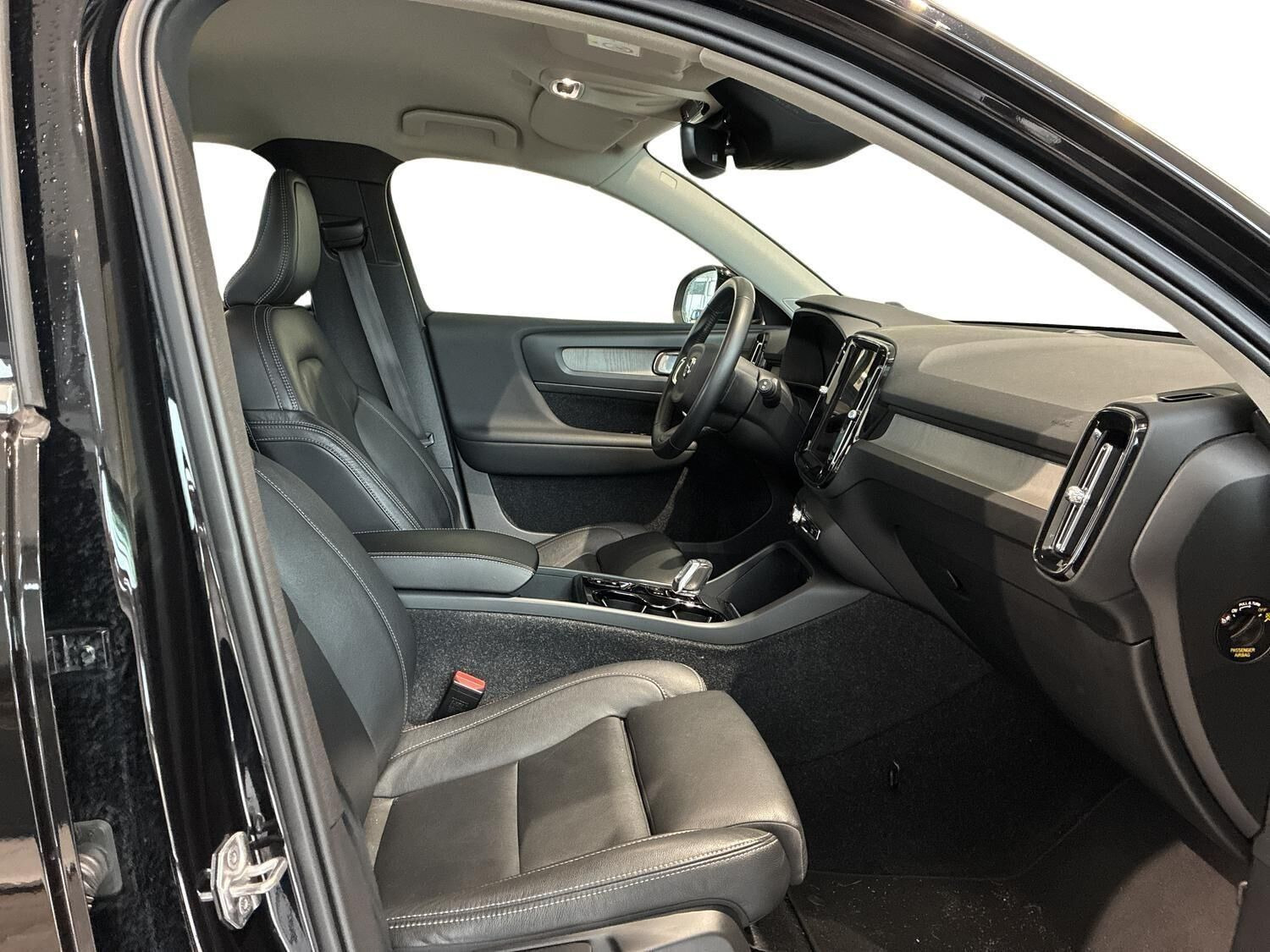 Sort Volvo XC40 fra 2021