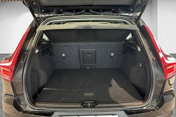 Sort Volvo XC40 fra 2021