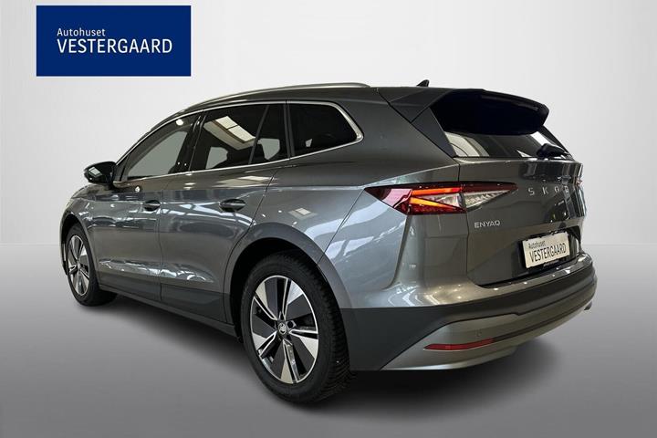 Grå Skoda Enyaq fra 2025