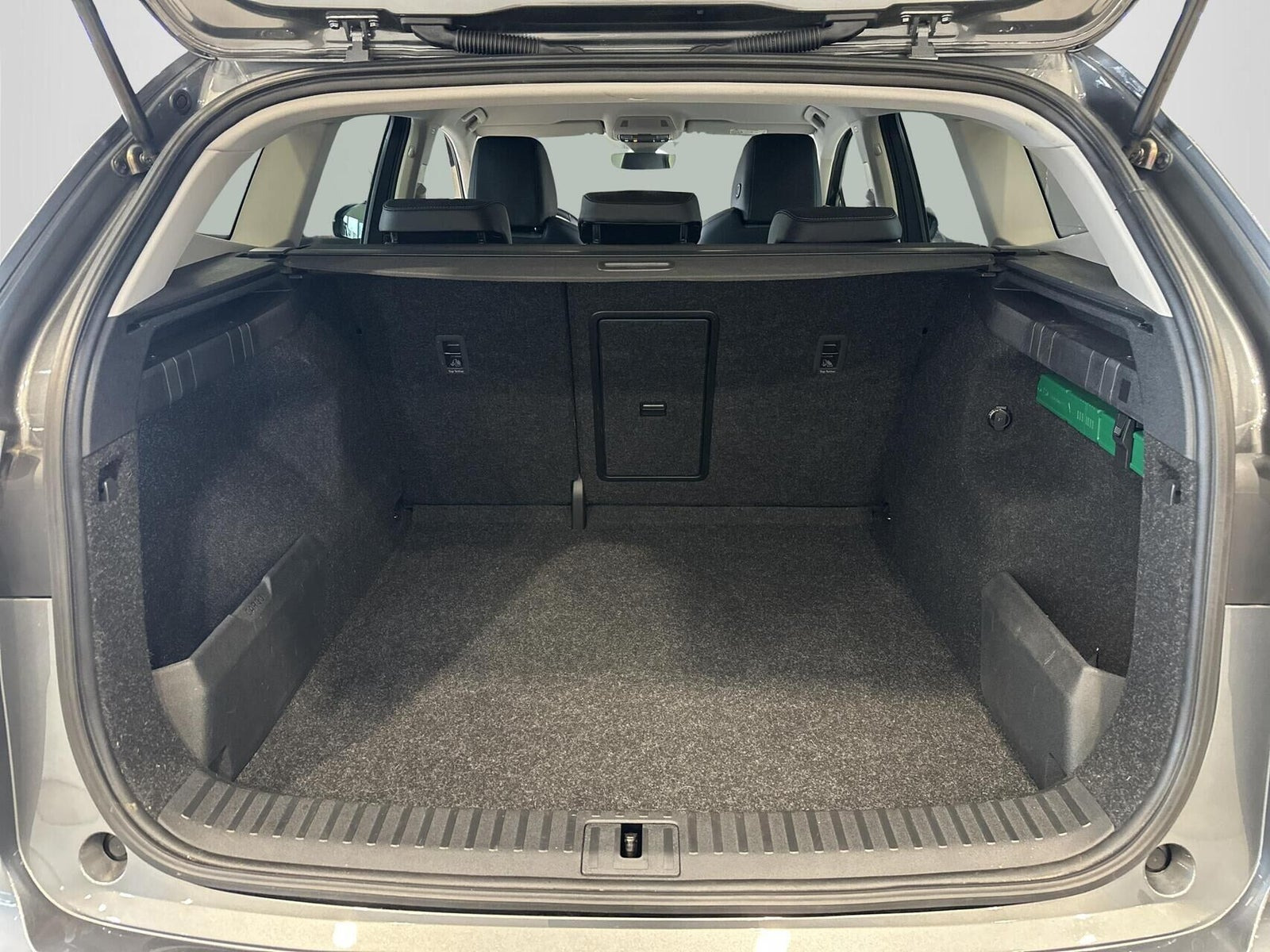 Grå Skoda Enyaq fra 2025