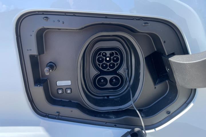 Hvid Renault Master V T35 fra 2026