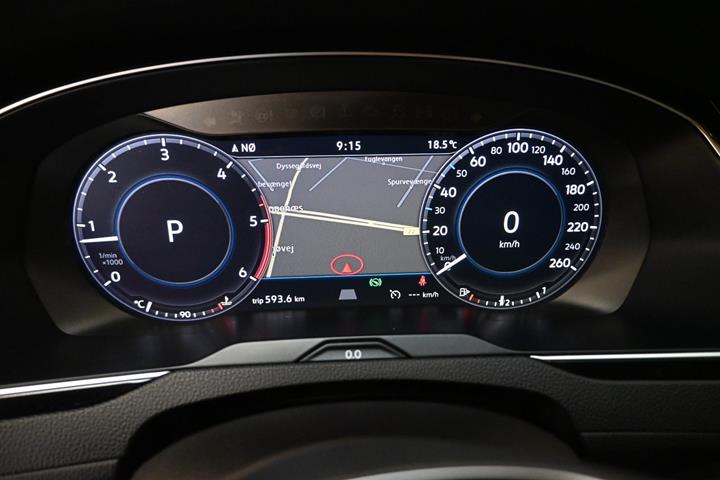 Hvid VW Passat fra 2019