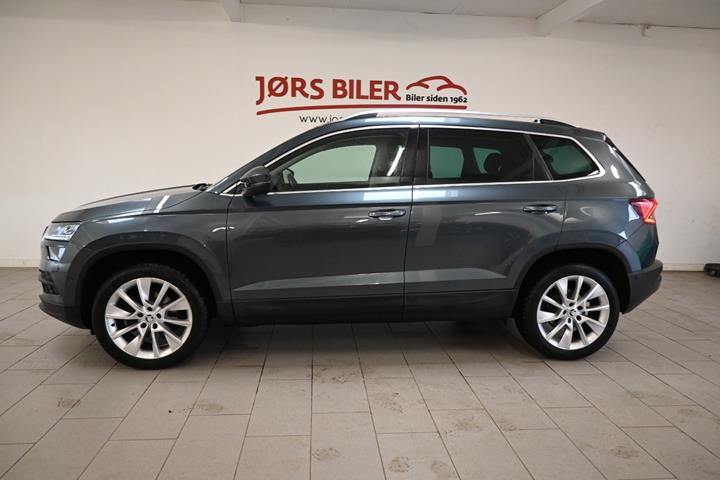 Grå Skoda Karoq fra 2021
