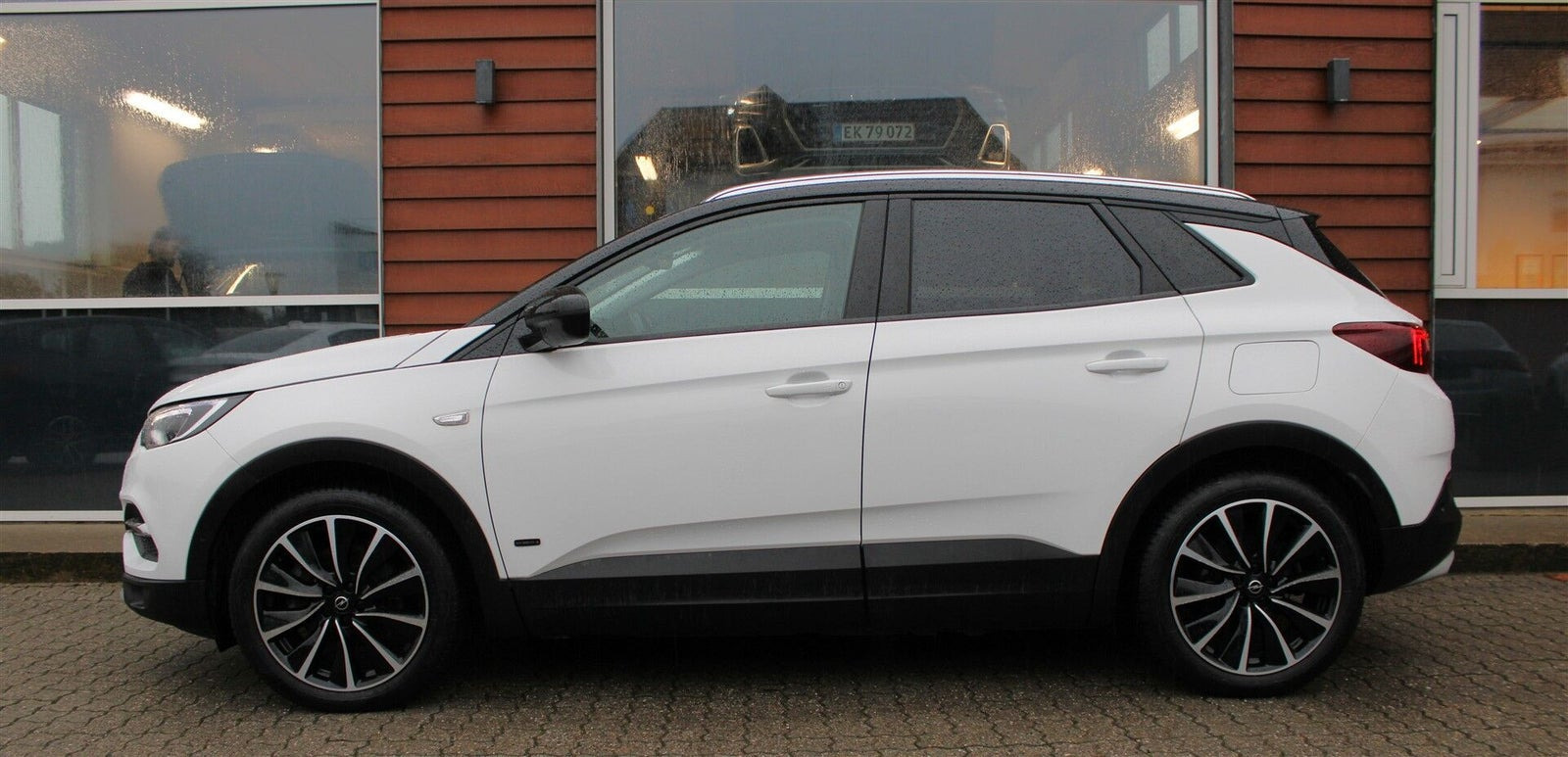 Hvid Opel Grandland X fra 2021